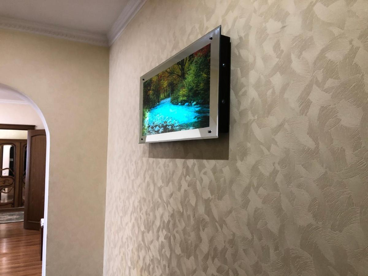 гаряча вода та опалення є без світла Aparts On Savchenko 6b Street Apartment